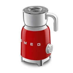 Smeg 50's Style Elektrische Melkopschuimer 600 Ml Rood -Best Drankjes Winkel 18501.970