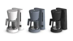 Alessi Plissé Koffiezetapparaat 1,5 Liter Kunststof Zwart 11 Alessi Plissé Koffiezetapparaat 1,5 Liter Kunststof Zwart -Best Drankjes Winkel 63b3febef0f26b1eac095263 slider 01 1920 p 1600