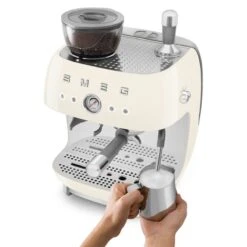 Smeg 50's Style Handmatige Espressomachine 2,4 Liter Crème -Best Drankjes Winkel egf03creu 4 1