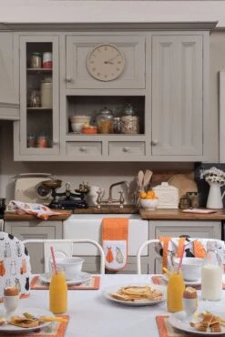 Ulster Weavers Cats In Waiting Theemuts Katoen Oranje 7 Ulster Weavers Cats In Waiting Theemuts Katoen Oranje -Best Drankjes Winkel lifestyle ncaw 0023 1 4