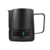 Latte Pro Melkkan Met Temperatuurindicatie 480 Ml Zwart 1 Latte Pro Melkkan Met Temperatuurindicatie 480 Ml Zwart -Best Drankjes Winkel lp480 blk kopie