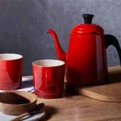 Le Creuset Barista Ketel 700 Ml Staal Kersrood -Best Drankjes Winkel schermopname 153 2
