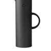 Stelton EM77 Classic Thermoskan 1 Liter Kunststof Soft Black -Best Drankjes Winkel stelton em77 classic thermoskan 1 liter kunststof soft black